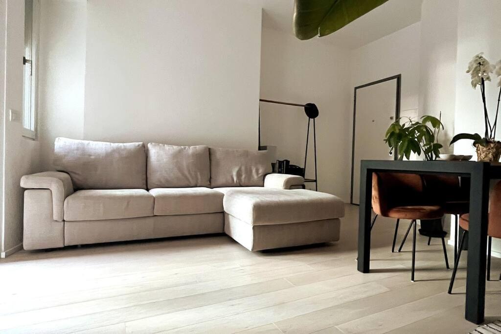 Modern Apartment - Walking Distance To Milan Central Station Buitenkant foto